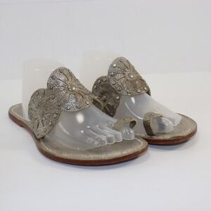 Bernardo Miami Sandals Womens 7 Gold Leather Medallion Toe Loop Flat Good